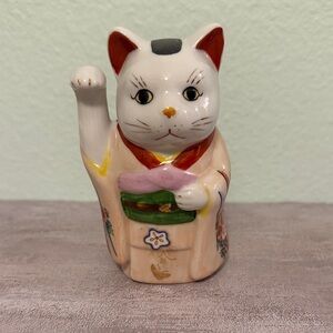 Lucky Cat Figurine - White and Pink